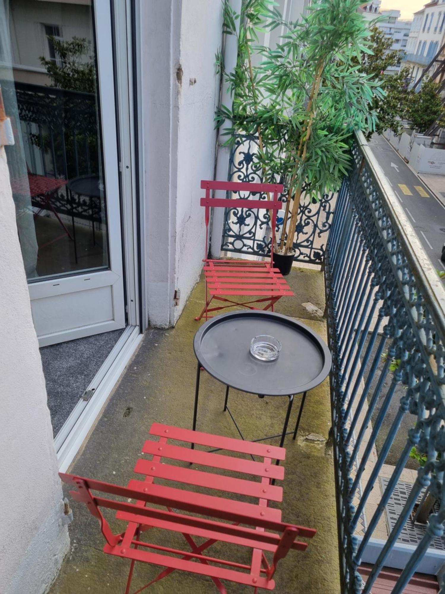 Hotel & Restaurant Le Patio Vichy Esterno foto