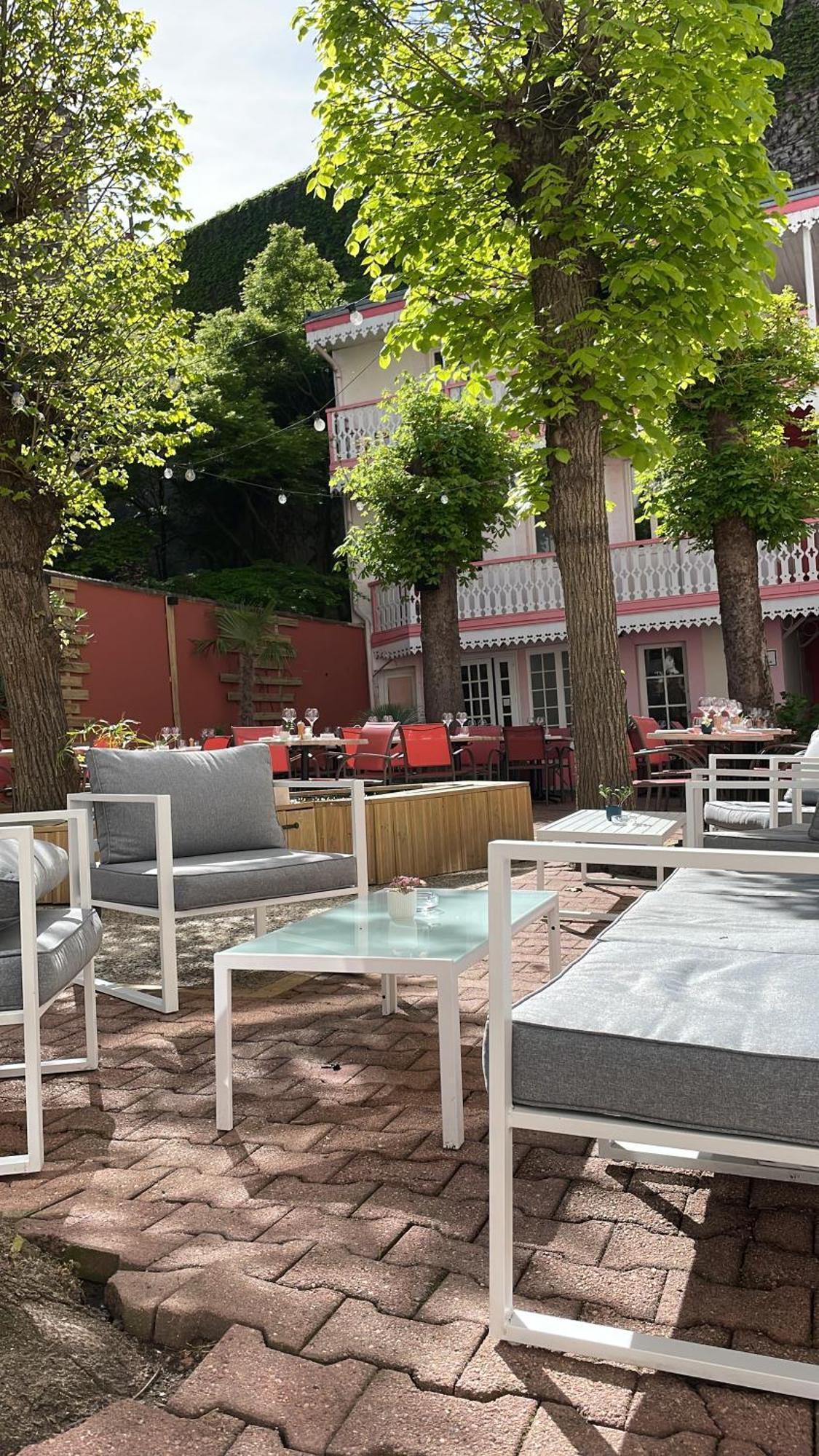 Hotel & Restaurant Le Patio Vichy Esterno foto